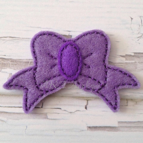 Bow Appliqued Center Feltie Embroidery Design
