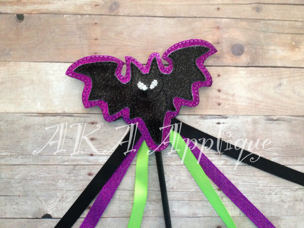 ITH Spooky Bat Wand Embroidery Design