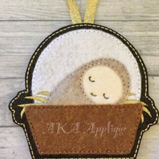 Away in a Manger Ornament ITH Embroidery Design