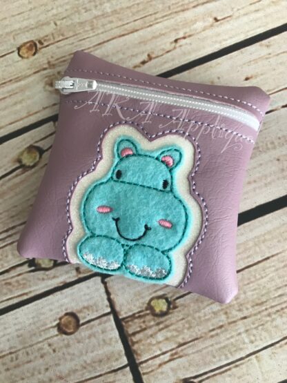 ITH Peeking Henriette Hippo Zipper Pouch Embroidery Design - Image 4