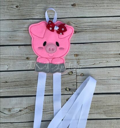 Peeking Piper Pig Clip Keeper-Bow Holder ITH Embroidery Design