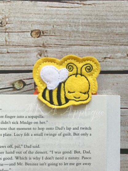 Peeking Barbara Bee Bookmark ITH Embroidery Design